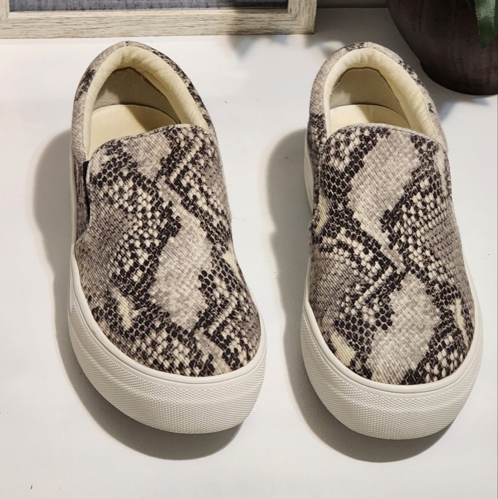 Cream and Black Sneakers Slip-On Comfort